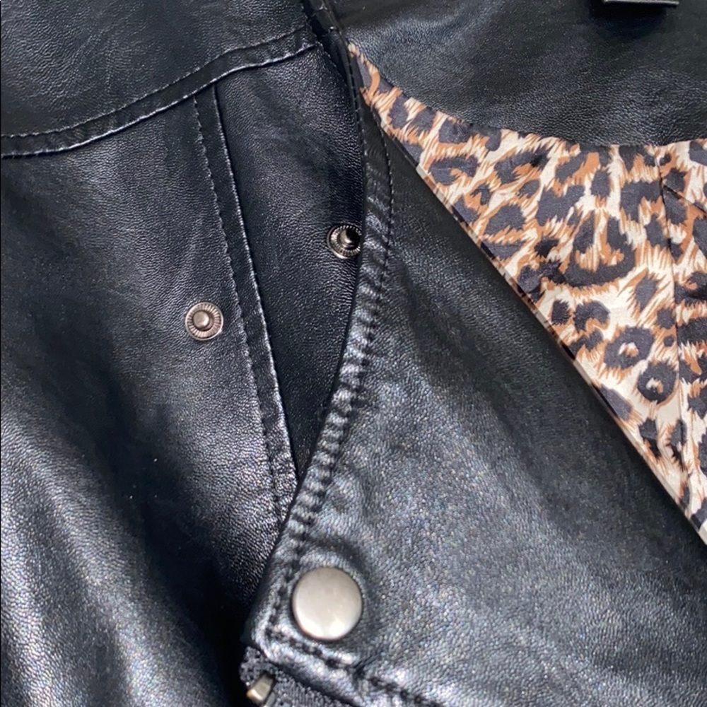 Leather jacket - Picture 3 of 12